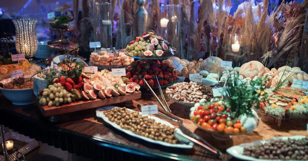 Comment Créer un Apéritif Équilibré entre Saveurs et Textures