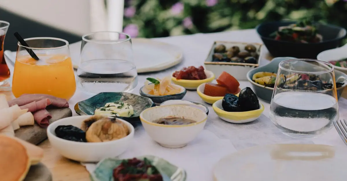 Comment Réussir un Apéritif Équilibré : Astuces Essentielles
