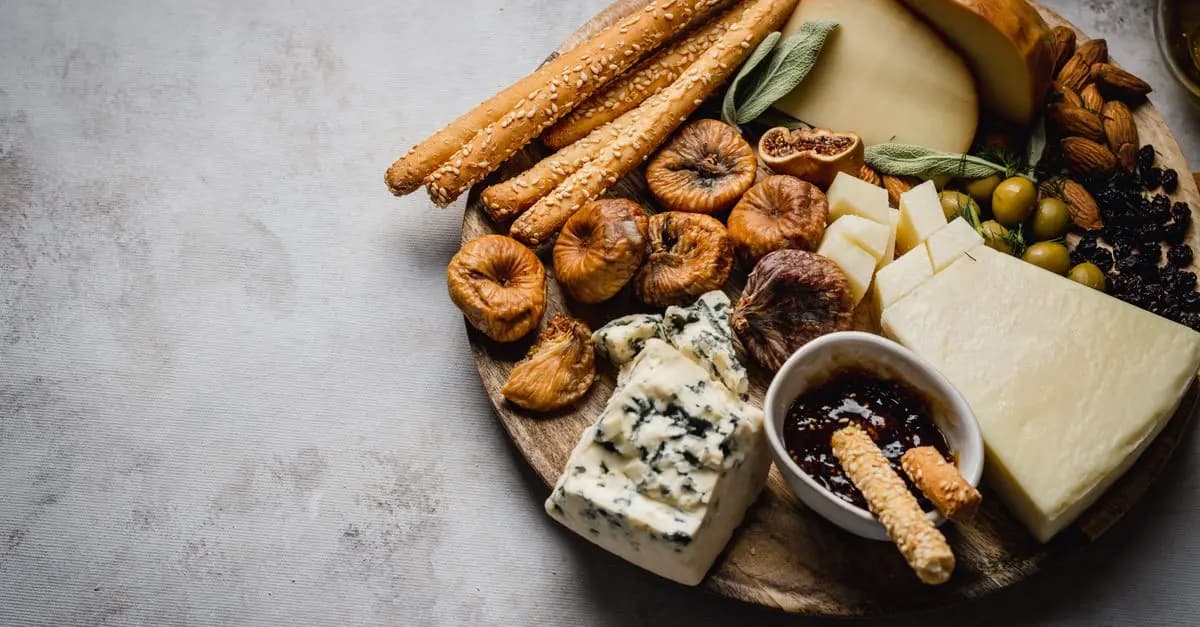 Comment préparer un apéritif autour du fromage idéal