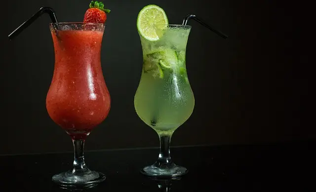 10 idées de cocktails rafraîchissants pour vos moments apéritifs