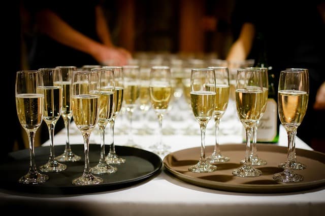 10 Accords Parfaits pour Sublimer Vos Moments Apéritifs