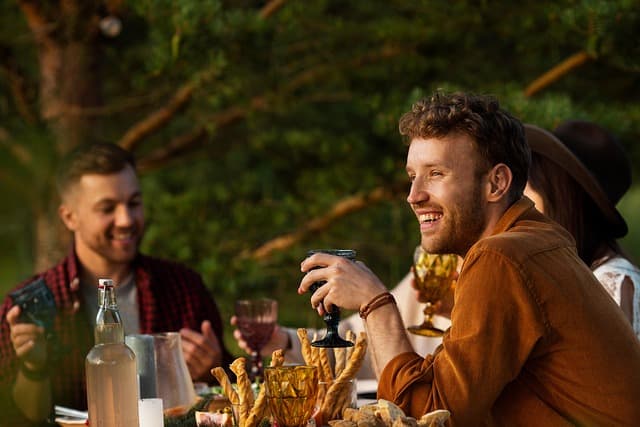 10 Astuces pour Créer l'Apéritif Parfait entre Amis