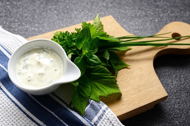 Comment Créer des Dips Savoureux pour Vos Apéritifs