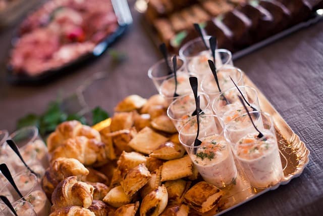 Comment Organiser un Apéritif dans le Jardin : Guide Pratique